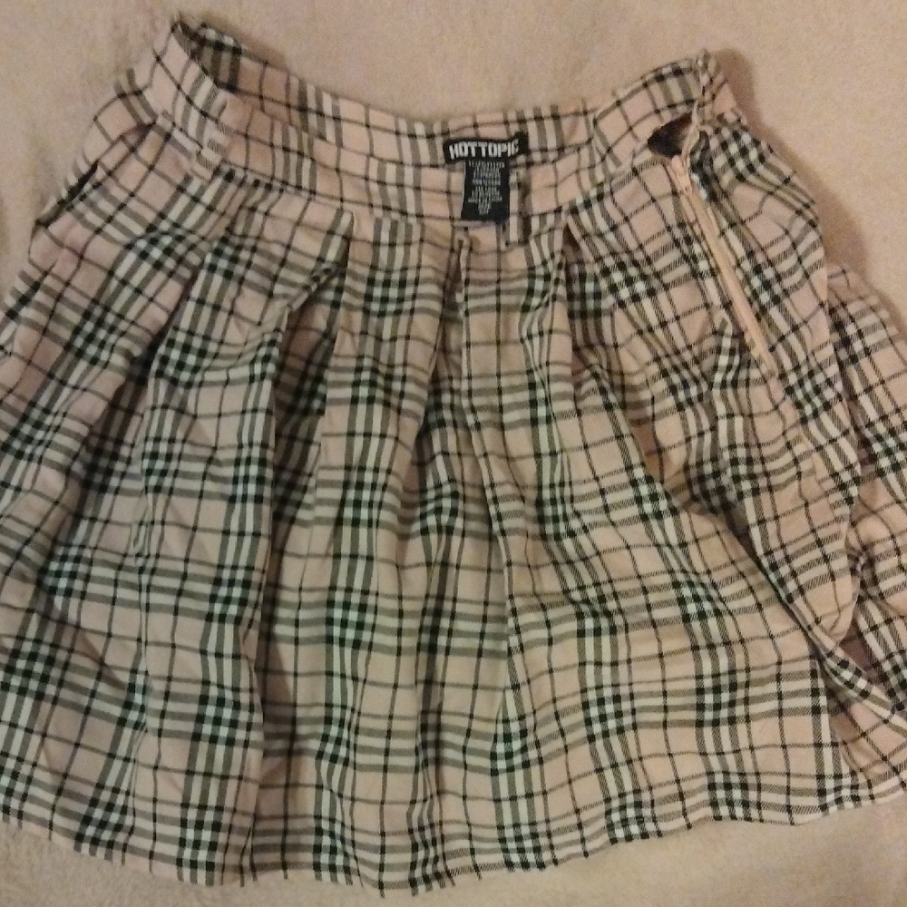 Hot Topic Black and light Pink Skirt